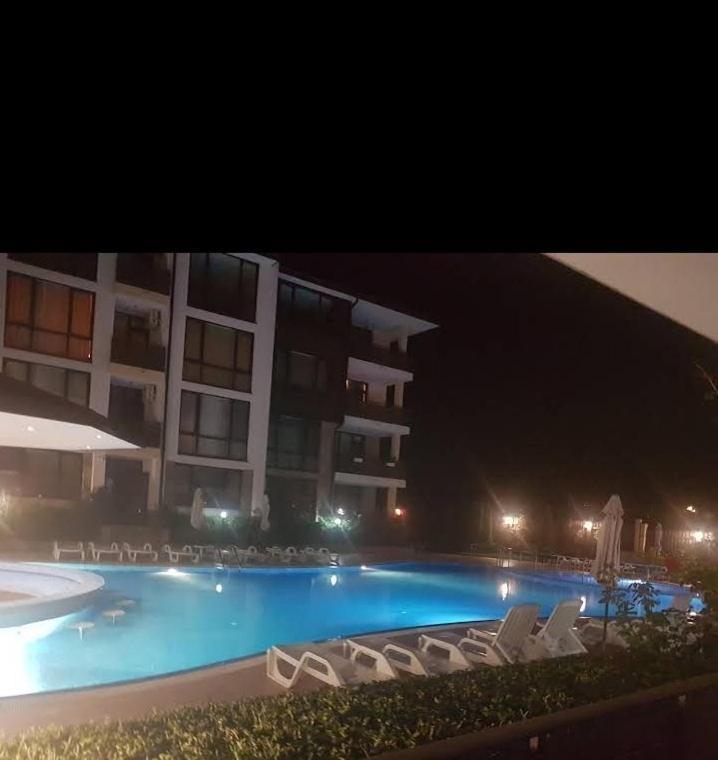 Victoria'S Apartments Nesebar Bagian luar foto