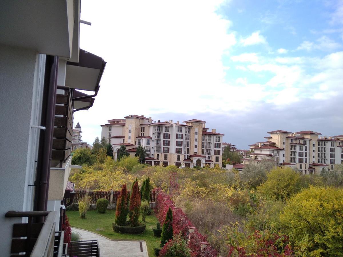 Victoria'S Apartments Nesebar Bagian luar foto