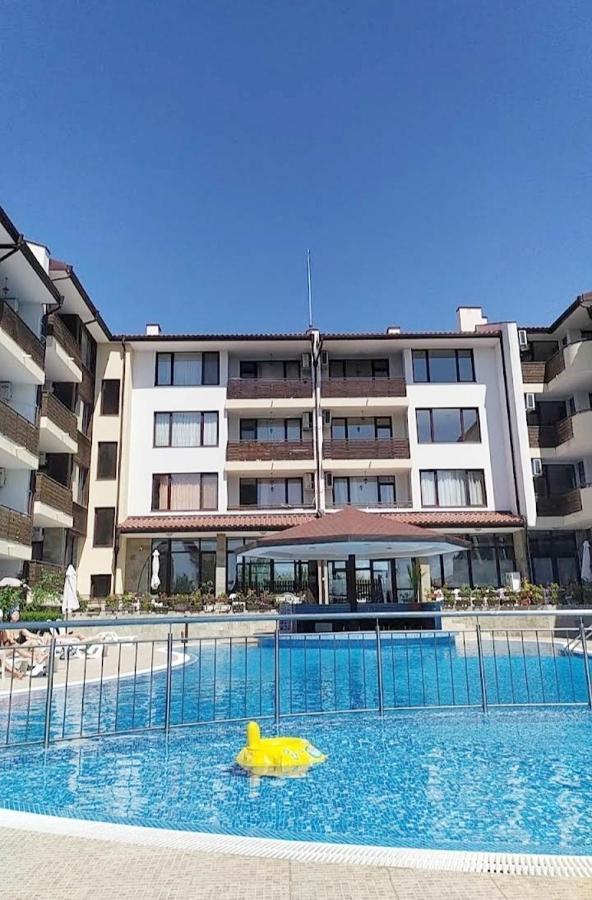 Victoria'S Apartments Nesebar Bagian luar foto