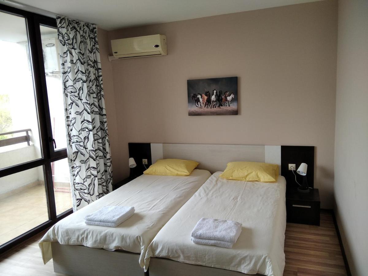 Victoria'S Apartments Nesebar Bagian luar foto
